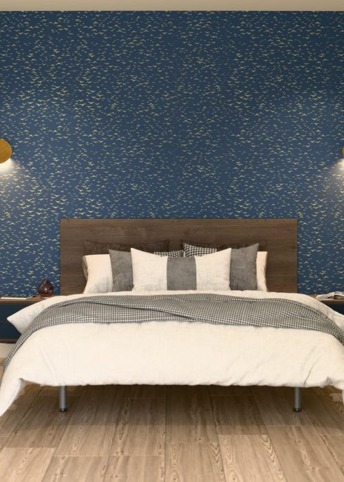 Vue 3D d'une chambre avec lit double, tête de lit en bois foncé, mur d’accent bleu à motifs dorés et appliques murales rondes dorées.